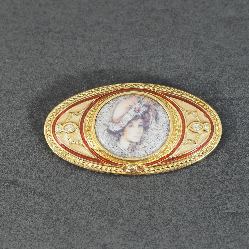 Avon Mrs Albee Presidents Club Pin 97 98 Gold Tone Enamel Portrait Brooch VTG